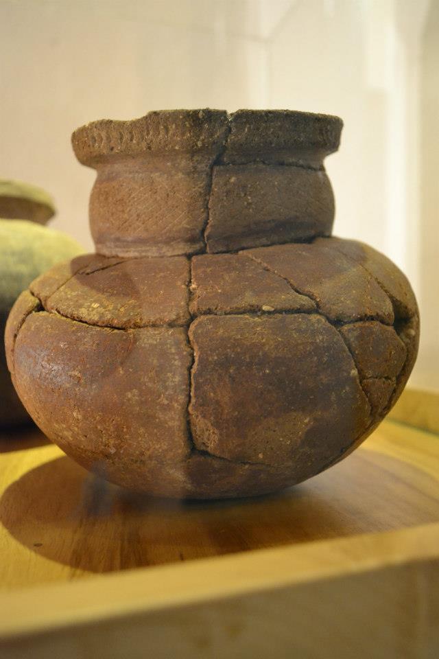 Cerámica llena de oro extraída de una guaca